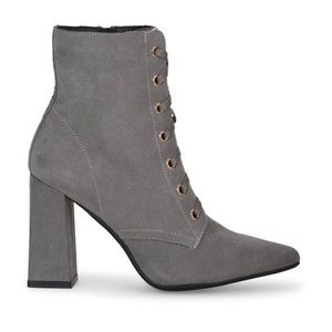 Trendy Gray Heeled Boots
